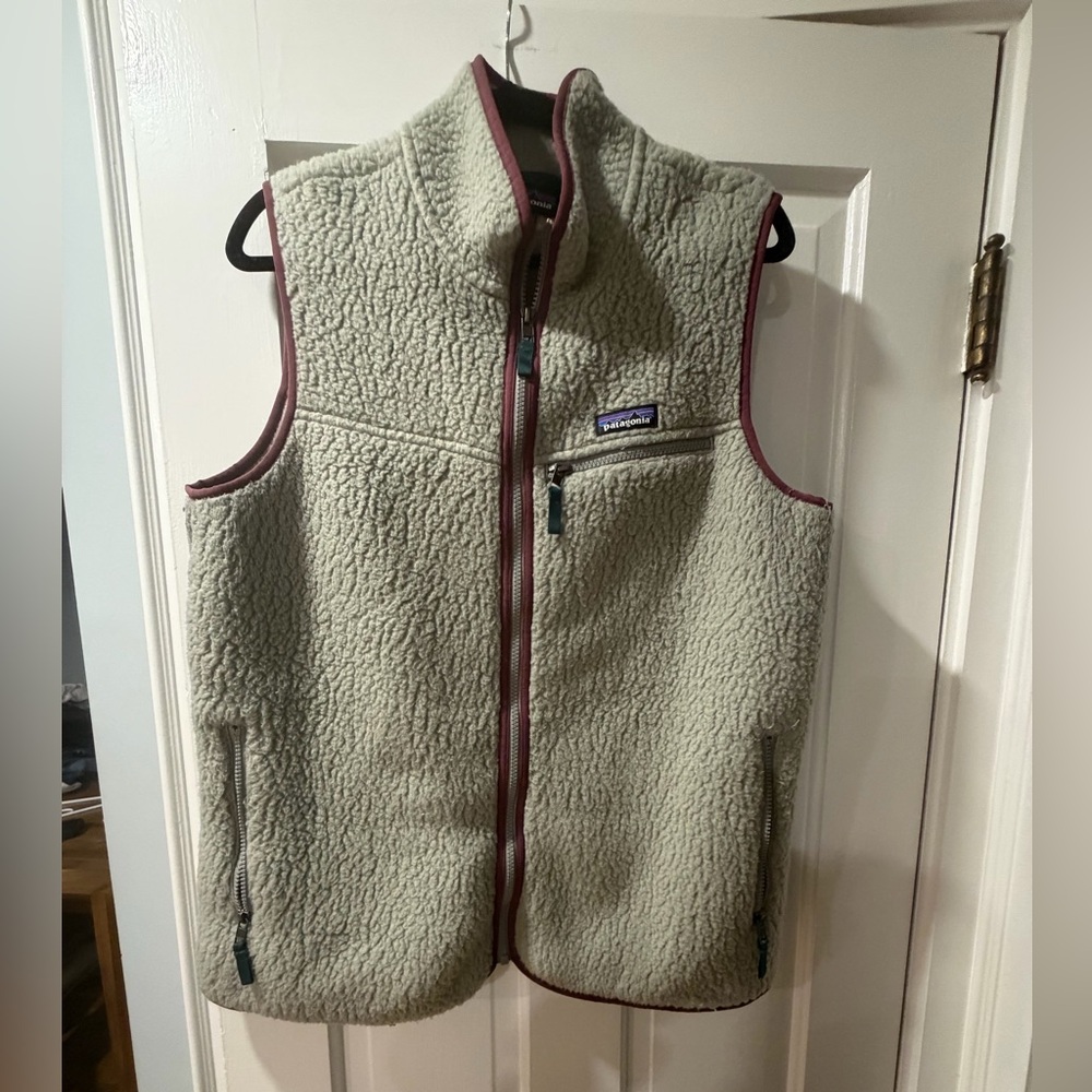 Women’s Patagonia fleece vest